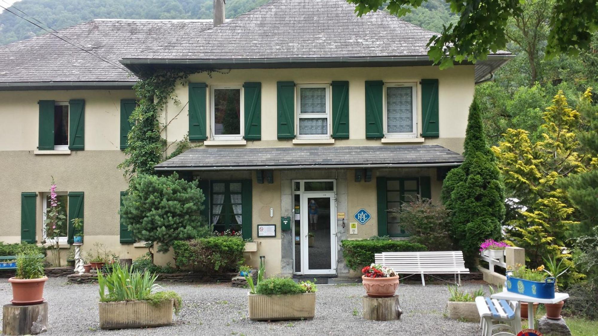 Hotel Du Val D'Aure Cadéac Exterior photo