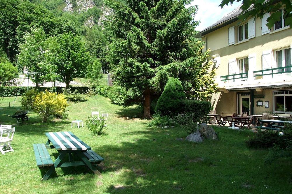 Hotel Du Val D'Aure Cadéac Exterior photo
