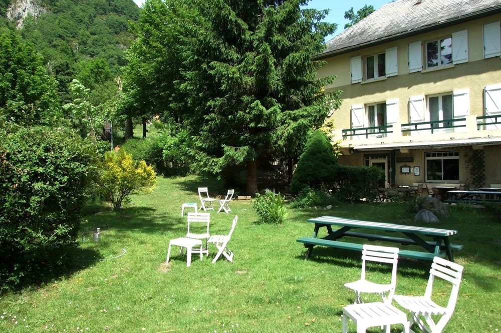 Hotel Du Val D'Aure Cadéac Exterior photo