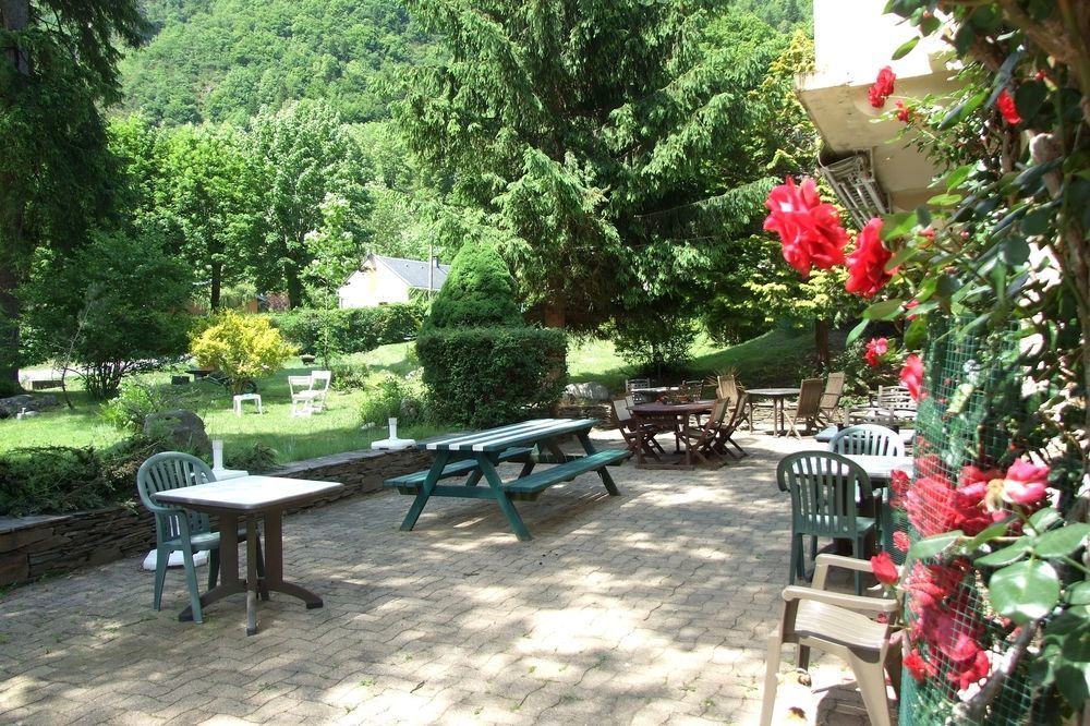 Hotel Du Val D'Aure Cadéac Exterior photo