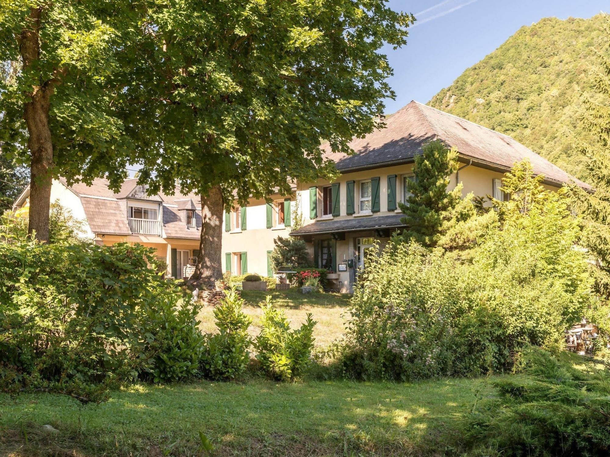 Hotel Du Val D'Aure Cadéac Exterior photo